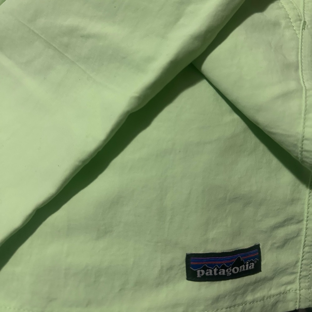 NWT! Patagonia Women's 5” Baggies Shorts Large Salamander Green - Picture 2 of 10